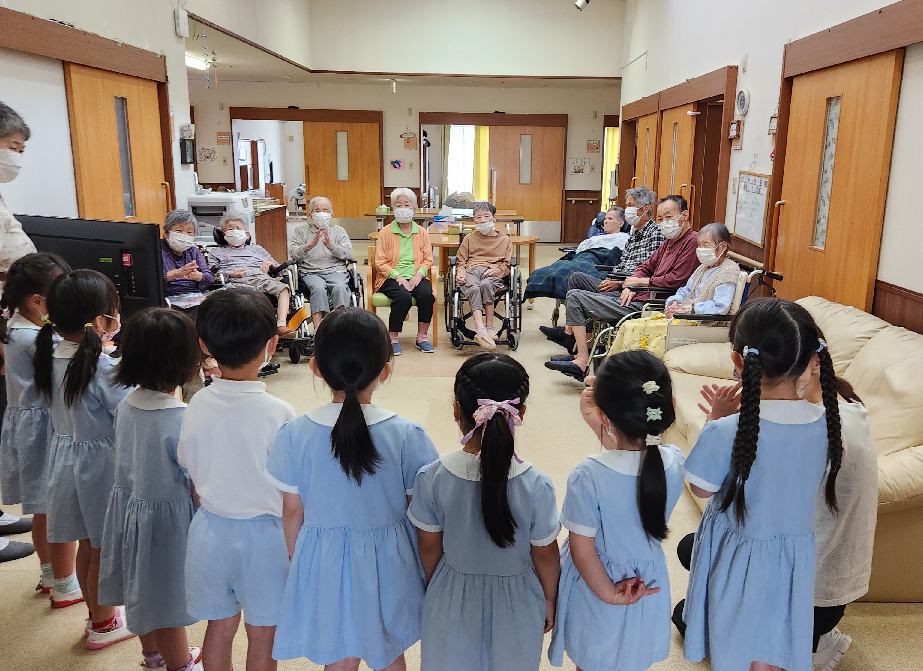 幼稚園児の皆さんからの心温まる贈り物